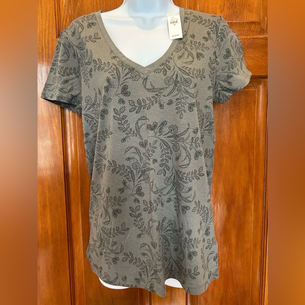 GAP Women’s Favorite V-Neck T Size M